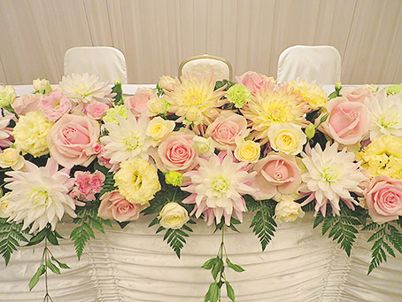 花のギフト 花清 / ピンク系のウェディング・メインテーブル装花